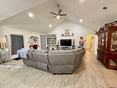 9715 Hardwood Dr, Baton Rouge, LA 70818 - photo 5