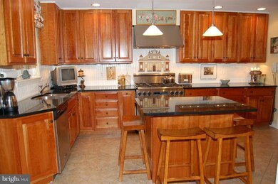 12145 Stirrup Rd, Reston, VA 20191 - photo 2