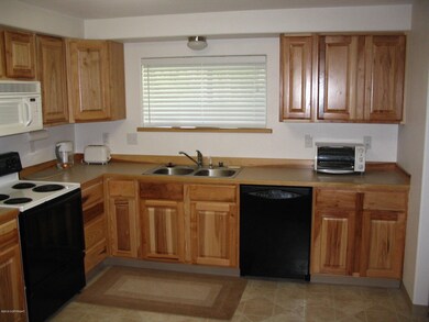 UNIT2 KITCHEN1