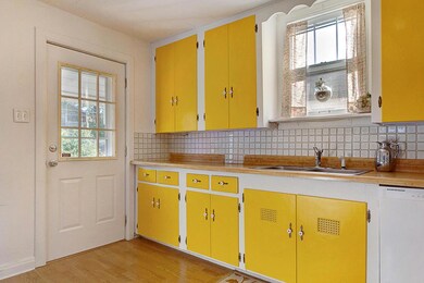 526 E. Tulane Rd. ~ Kitchen