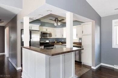 1570 Alcorn Dr, Barberton, OH 44203 - photo 5