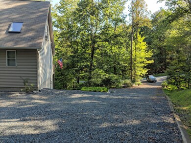 122 Hickory Ln, Lords Valley, PA 18428 - photo 4