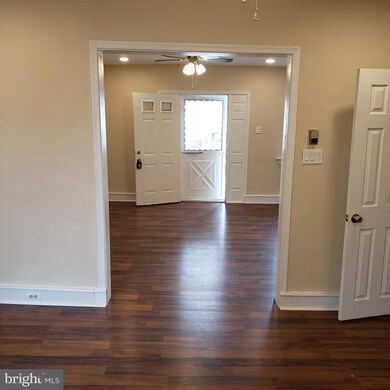 322 Greenway Ave, Darby, PA 19023 - photo 7