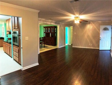 803 Oakdale Dr, Statesville, NC 28677 - photo 3