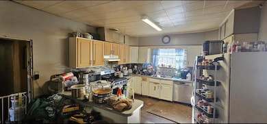 107 Kelly St, Clendenin, WV 25045 - photo 3