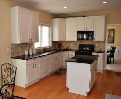 9872 Parkshore Dr, Fishers, IN 46038 - photo 5