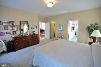 9386 Colbert Ct, Fairfax, VA 22032 - photo 2