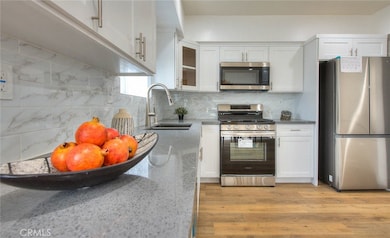 11726 Hamlin St, North Hollywood, CA 91606 - photo 4