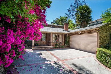 22018 Dumetz Rd, Woodland Hills, CA 91364 - photo 2