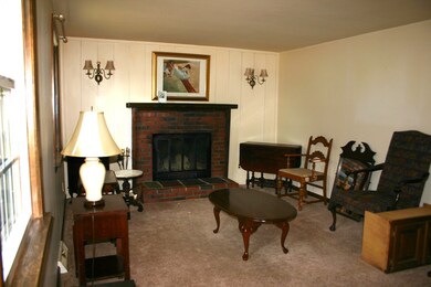 556 Gorwin Dr, Hanson, MA 02341 - photo 4