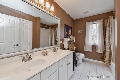 1219 Thackery Ct, Naperville, IL 60564 - photo 6