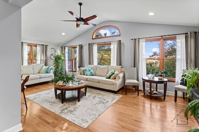 400 Crestview Rd, Fox River Grove, IL 60021 - photo 3