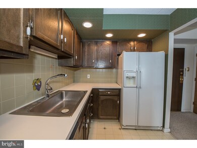 10512 Valley Forge Cir, King of Prussia, PA 19406 - photo 7