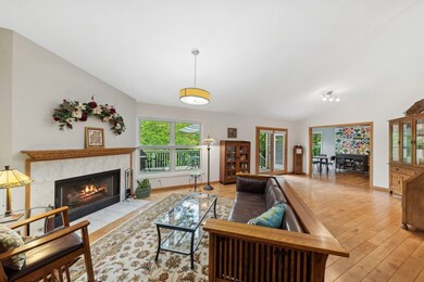 1211 Cardinal Dr, Algonquin, IL 60102 - photo 3