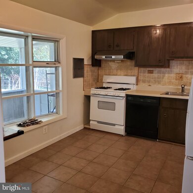 4204 Landgreen St, Rockville, MD 20853 - photo 4