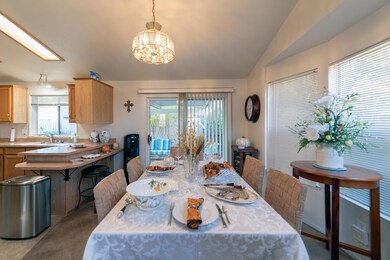 Dining2