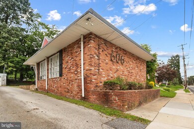 606 Clifton Ave, Darby, PA 19023 - photo 3