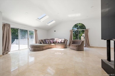 452 E Shore Rd, Great Neck, NY 11024 - photo 4