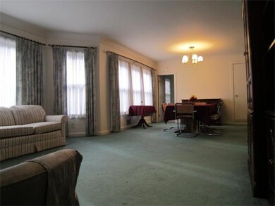 136 Washington Rd unit 1st flr, Springfield, MA 01108 - photo 4