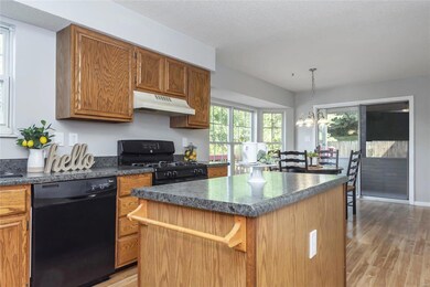 Gas oven and convenient outlet at center island
