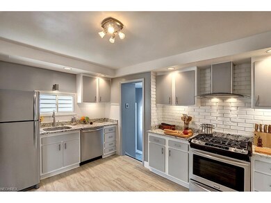 Spectacular transformation of the kitchen.. granit