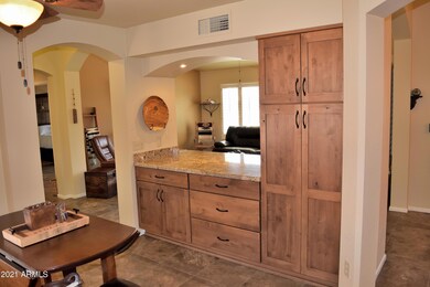 Breakfast/Serving Bar