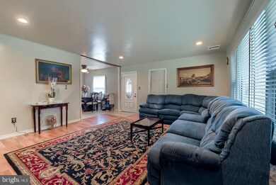 15 Bradford Ln, Willingboro, NJ 08046 - photo 4