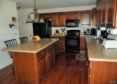 4545 Bank Cir, Whitehall, PA 18052 - photo 6