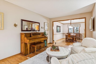 3800 Jamestown Curve, Woodbury, MN 55129 - photo 5