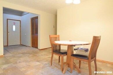 Dining area combo off kitchen