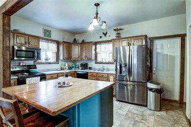 318 E Washington St, Augusta, WI 54722 - photo 4