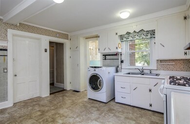 99 E Main St, Richmond, VT 05477 - photo 5