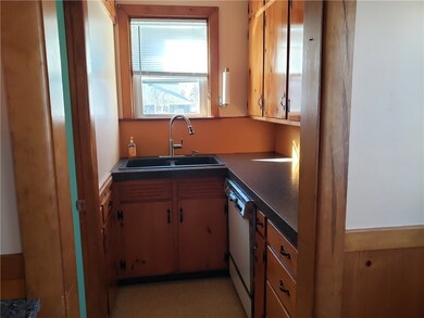 40 E Barrows St unit 2, Cumberland, RI 02864 - photo 4