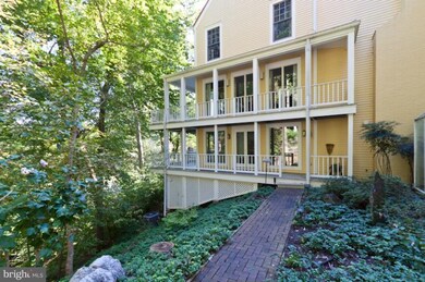 1001 Crest Ln, McLean, VA 22101 - photo 4