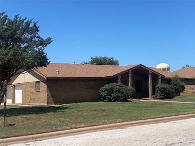 3056 Heritage Cir, Abilene, TX 79606 - photo 2