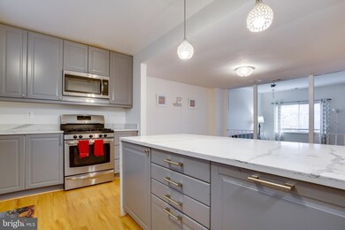 9518 Miranda Ct, Fairfax, VA 22031 - photo 7