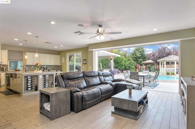 833 Marjoram Dr, Brentwood, CA 94513 - photo 7