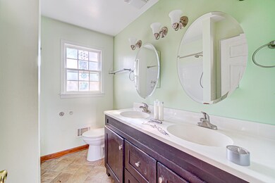 2nd Bathroom