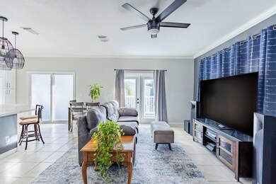 Open Floorplan W/ Lots of Natural Light!