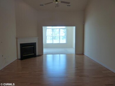 Living Room - Sunny & spacious room with vaulted c
