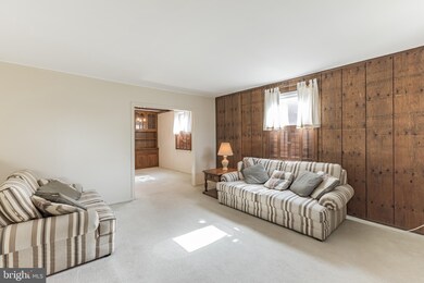 1734 Pin Oak Rd, Parkville, MD 21234 - photo 4