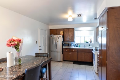 1412 W Pine Ave, Lompoc, CA 93436 - photo 7