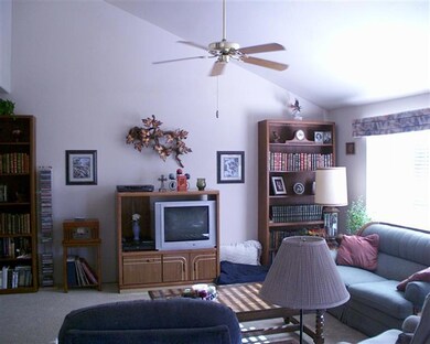 1091 Brookdale Ave, Medford, OR 97504 - photo 3