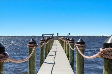 8451 Casa Del Rio Ln, Fort Myers, FL 33919 - photo 3