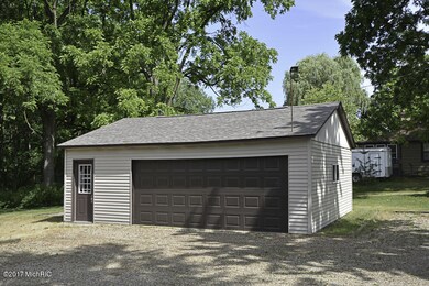 1597 N 10th St - Garage