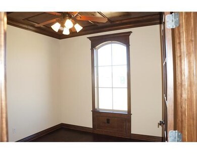 Studio/Study/Office.