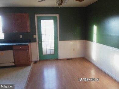 54 N Gala unit 395, Littlestown, PA 17340 - photo 4