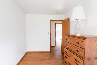 2000 W Dugdale Rd, Waukegan, IL 60085 - photo 5