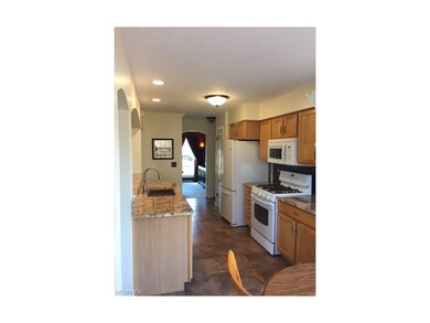 Eat-in Kitchen