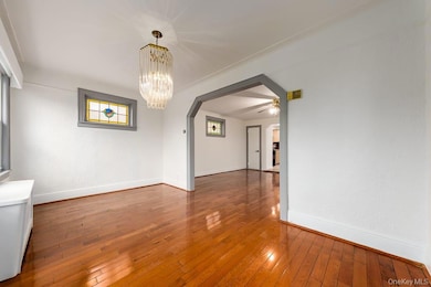 115105 217th St, Cambria Heights, NY 11411 - photo 3